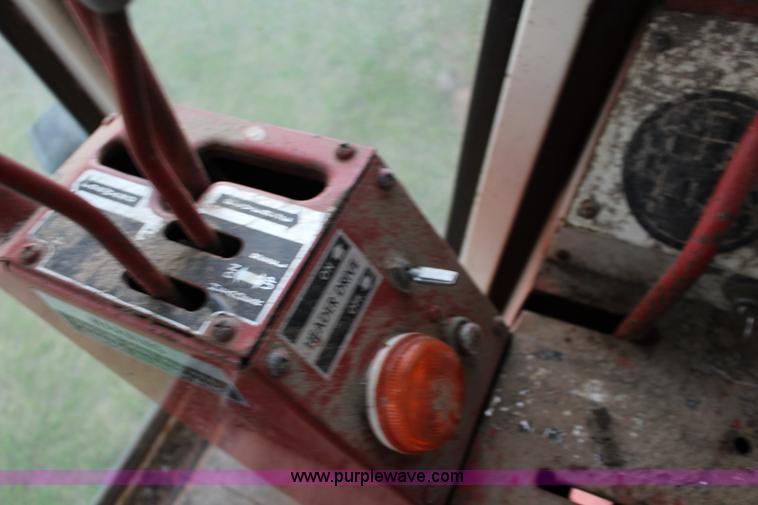 image for item F7697 International 915 Turbo combine