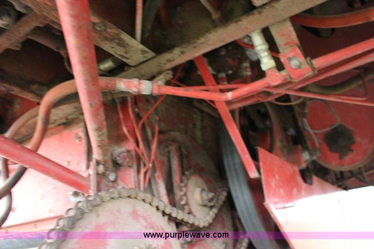 image for item F7697 International 915 Turbo combine