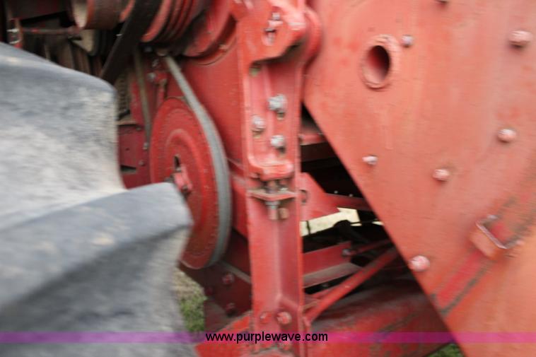 image for item F7697 International 915 Turbo combine