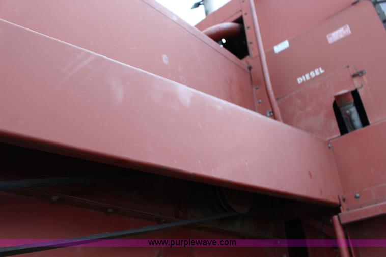 image for item F7697 International 915 Turbo combine