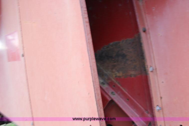 image for item F7697 International 915 Turbo combine