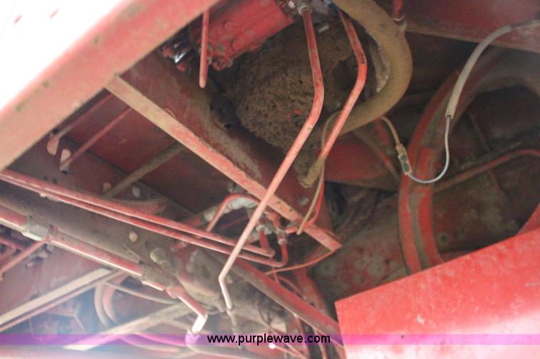 image for item F7697 International 915 Turbo combine