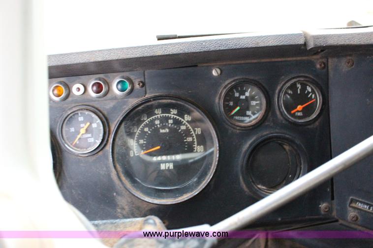 image for item F7698 1977 International Transtar II grain truck