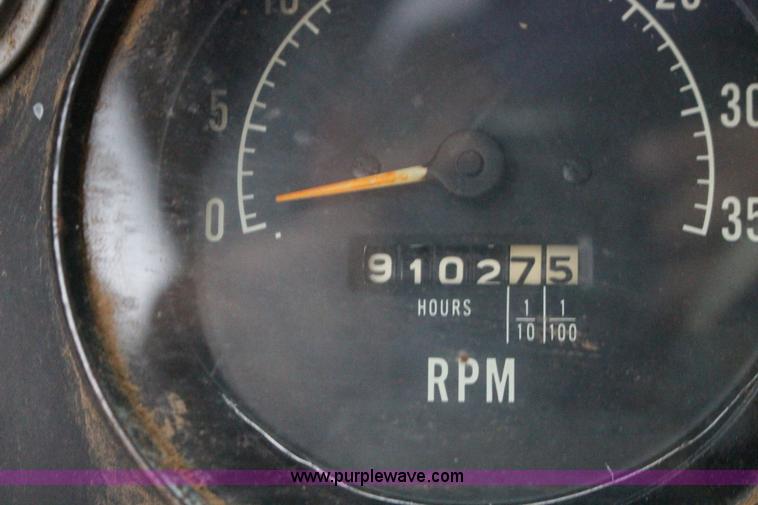 image for item F7698 1977 International Transtar II grain truck