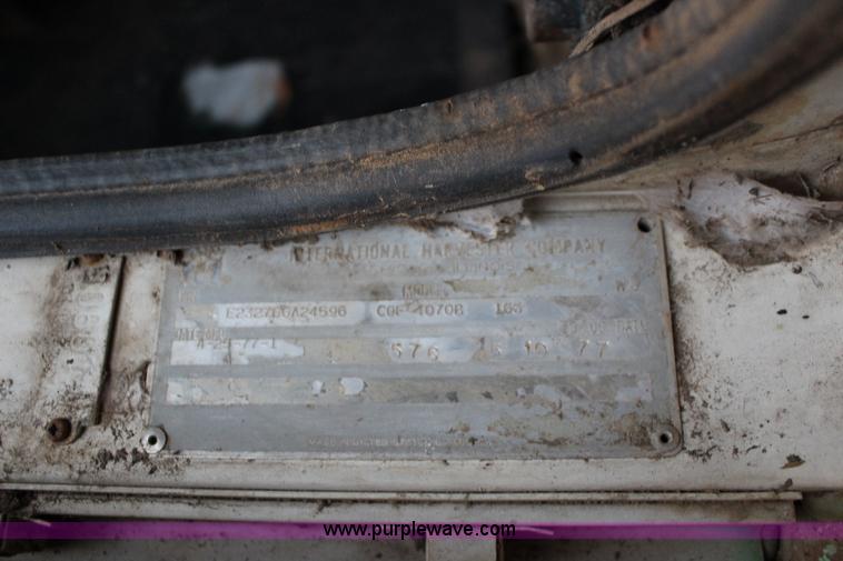 image for item F7698 1977 International Transtar II grain truck