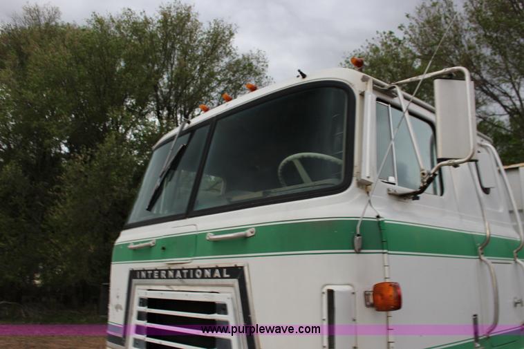 image for item F7698 1977 International Transtar II grain truck