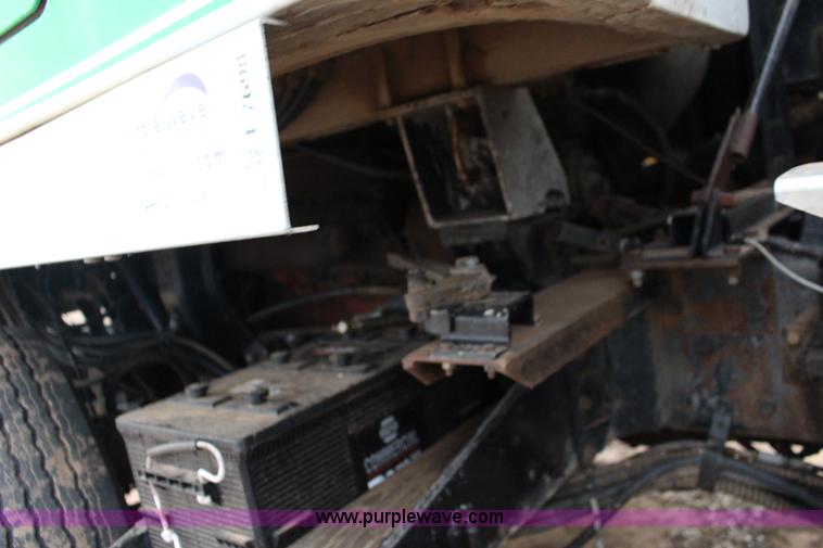 image for item F7698 1977 International Transtar II grain truck