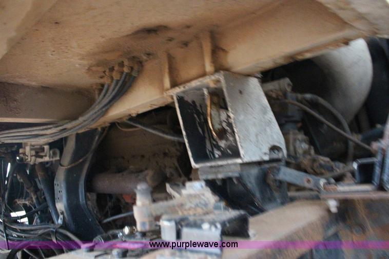 image for item F7698 1977 International Transtar II grain truck