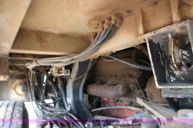 image for item F7698 1977 International Transtar II grain truck