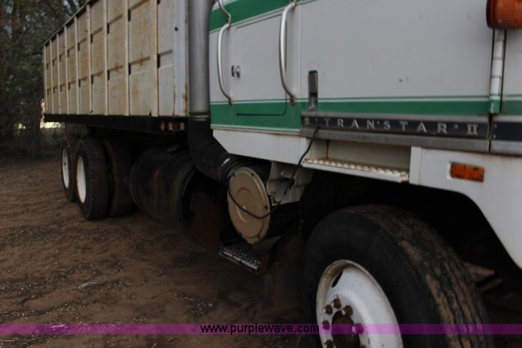 image for item F7698 1977 International Transtar II grain truck