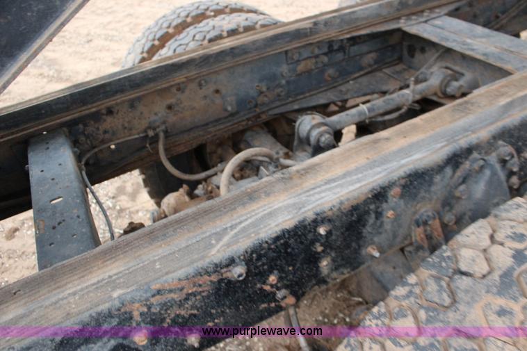 image for item F7698 1977 International Transtar II grain truck