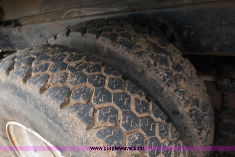 image for item F7698 1977 International Transtar II grain truck