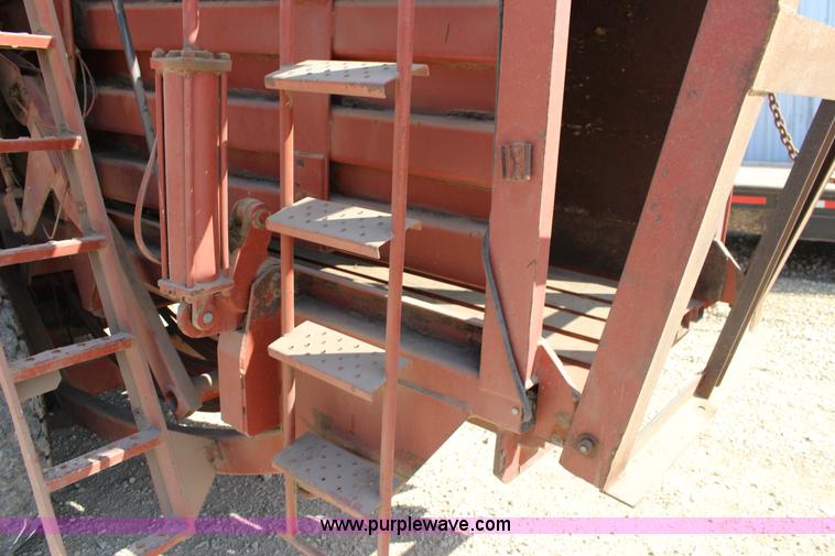 image for item F7708 1988 Hesston 4900 large square baler