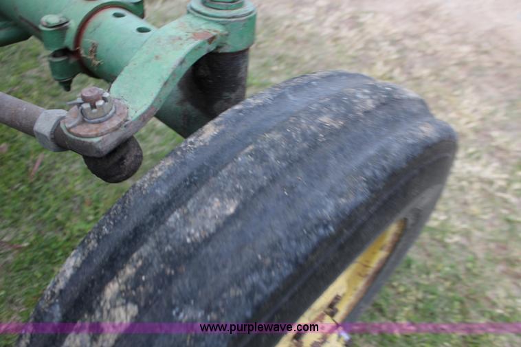 image for item F7717 John Deere 3020 row crop tractor