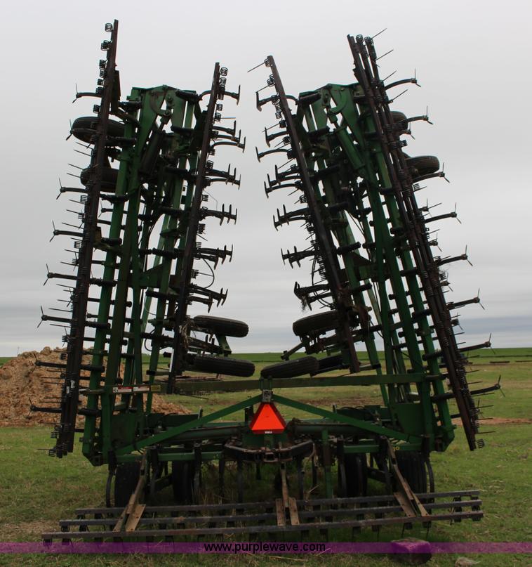image for item F7725 John Deere 1060 field cultivator