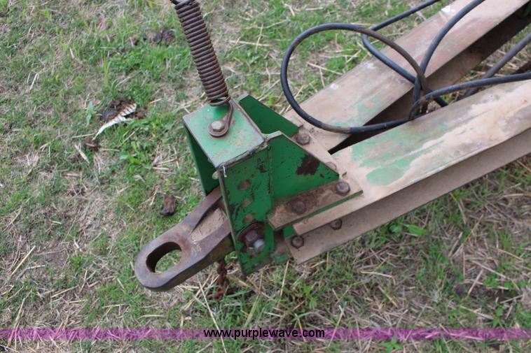 image for item F7725 John Deere 1060 field cultivator