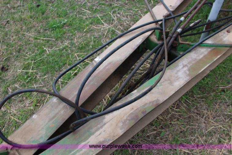 image for item F7725 John Deere 1060 field cultivator