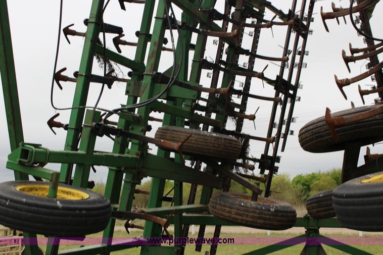 image for item F7725 John Deere 1060 field cultivator