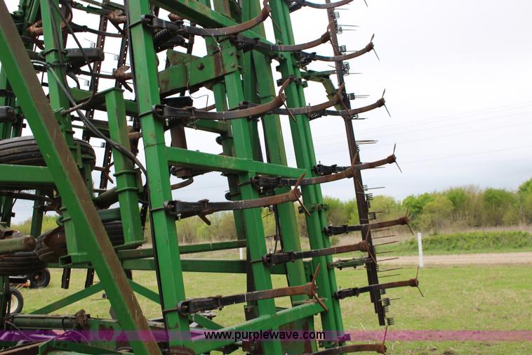 image for item F7725 John Deere 1060 field cultivator