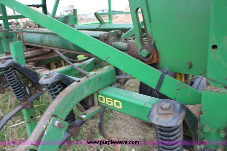 image for item F7725 John Deere 1060 field cultivator