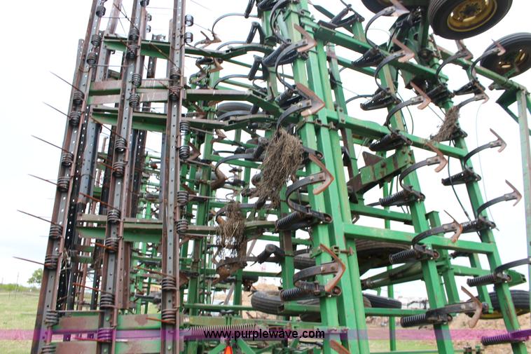 image for item F7725 John Deere 1060 field cultivator