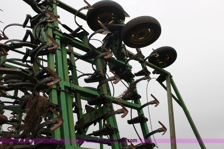 image for item F7725 John Deere 1060 field cultivator