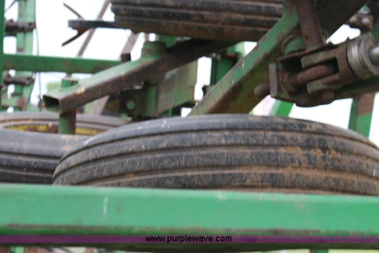image for item F7725 John Deere 1060 field cultivator