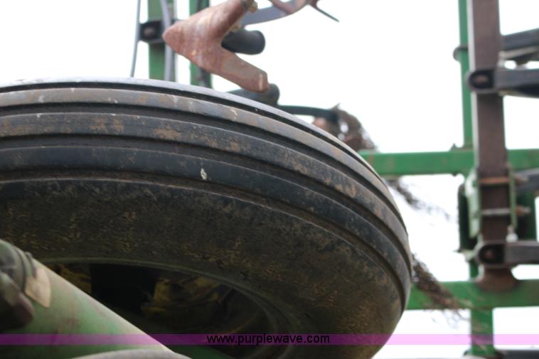 image for item F7725 John Deere 1060 field cultivator