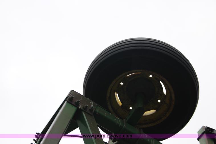 image for item F7725 John Deere 1060 field cultivator