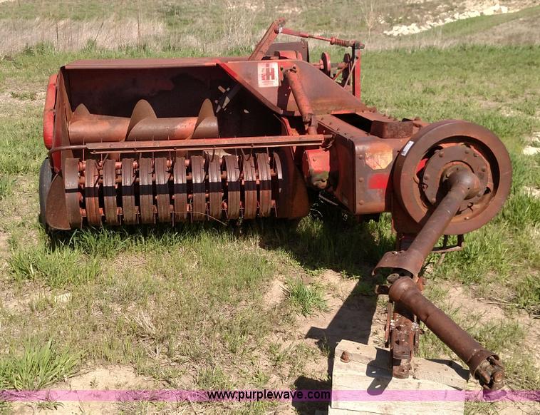 image for item F7753 International Harvester McCormick 46 small square baler