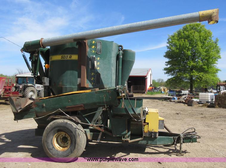 image for item G6627 Arts-Way 500A feed mixer