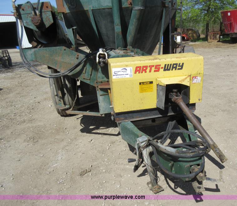 image for item G6627 Arts-Way 500A feed mixer