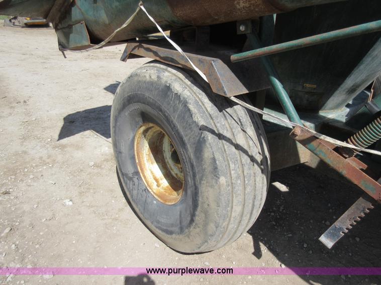 image for item G6627 Arts-Way 500A feed mixer