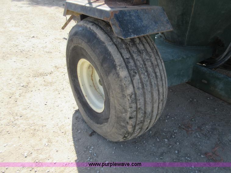 image for item G6627 Arts-Way 500A feed mixer