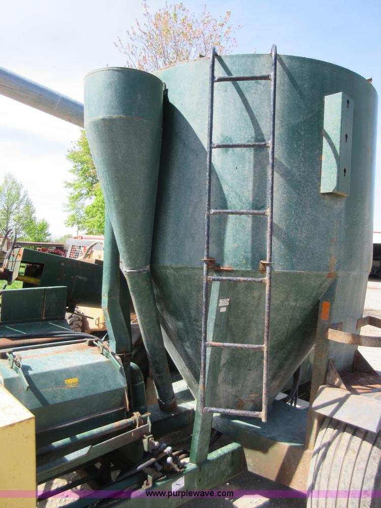 image for item G6627 Arts-Way 500A feed mixer