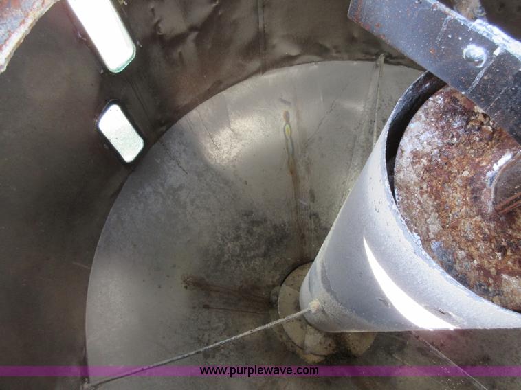 image for item G6627 Arts-Way 500A feed mixer