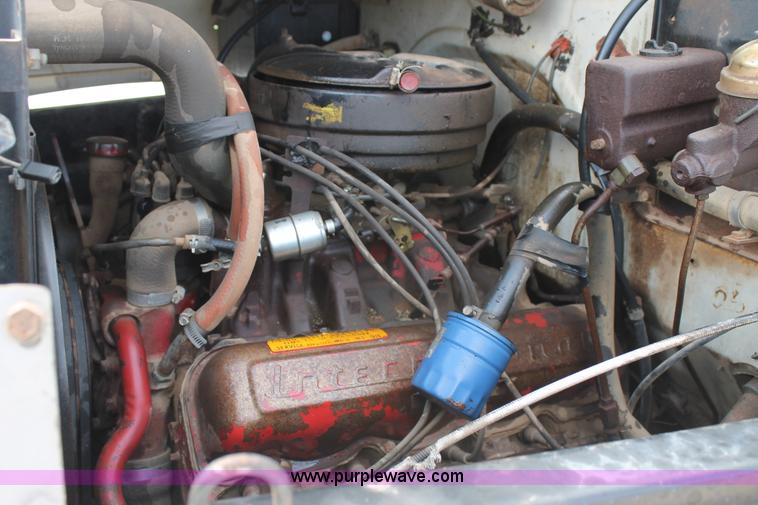 image for item H1527 1966 International Loadstar 1600 grain truck