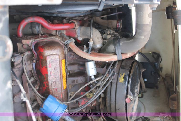 image for item H1527 1966 International Loadstar 1600 grain truck