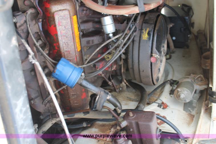 image for item H1527 1966 International Loadstar 1600 grain truck