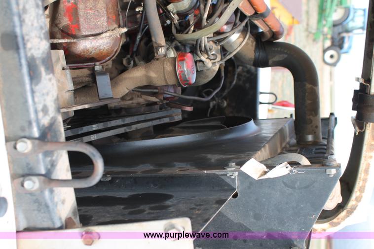 image for item H1527 1966 International Loadstar 1600 grain truck