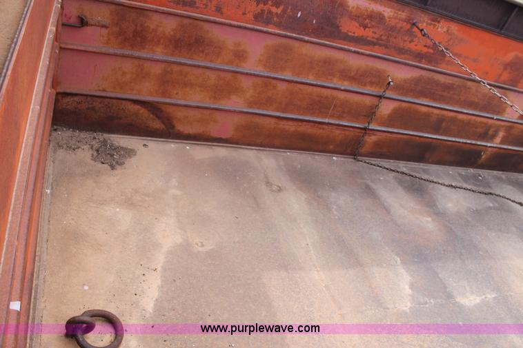 image for item H1527 1966 International Loadstar 1600 grain truck