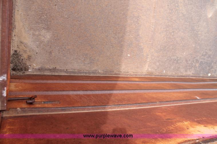 image for item H1527 1966 International Loadstar 1600 grain truck