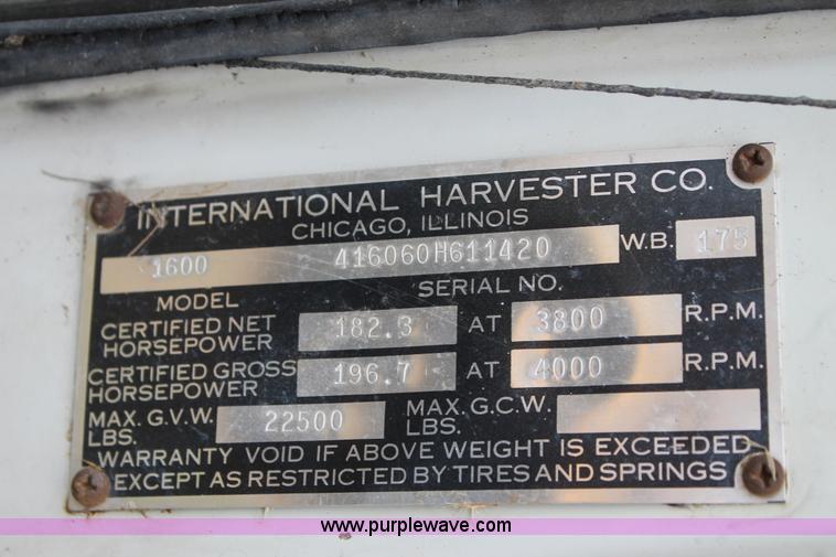 image for item H1527 1966 International Loadstar 1600 grain truck