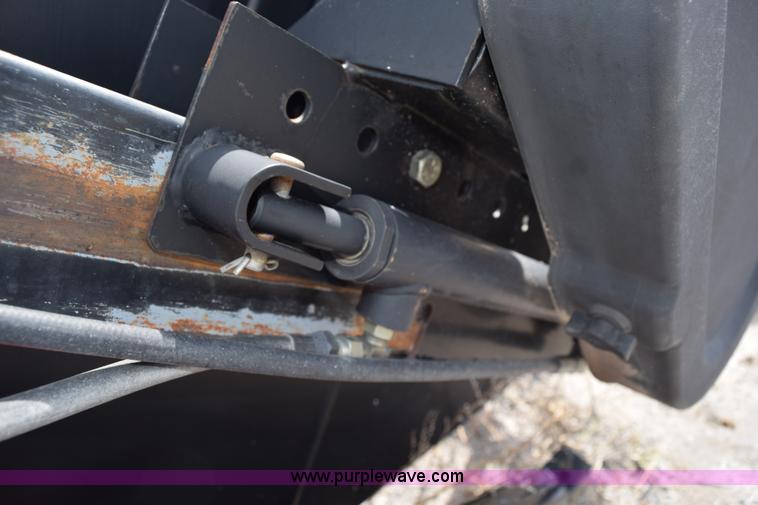 image for item H5121 2001 Case IH 1020 head