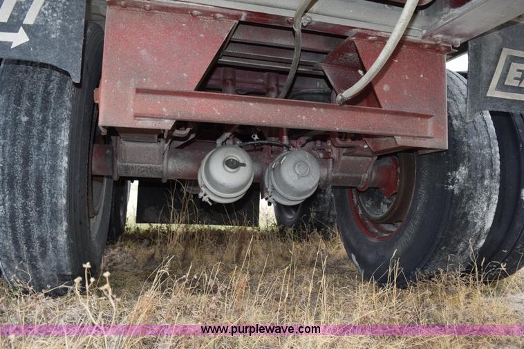 image for item H5123 1990 East end dump trailer