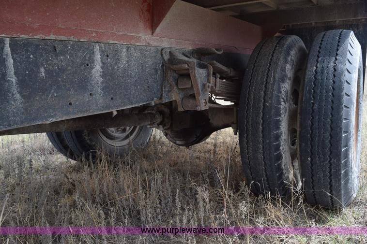 image for item H5125 1968 Ford F600 dump truck