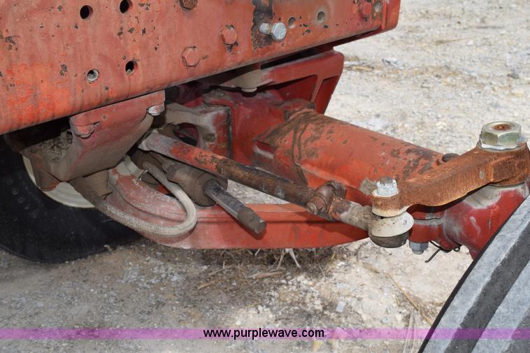 image for item H5126 International 1086 tractor