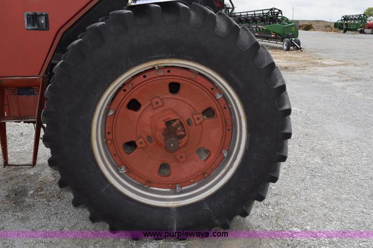 image for item H5126 International 1086 tractor