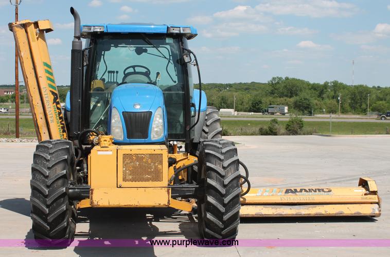 image for item H5821 2005 New Holland TS115A MFWD tractor
