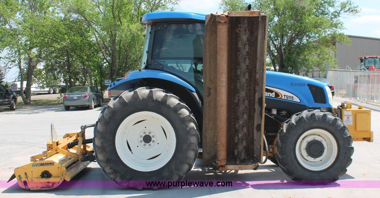 image for item H5821 2005 New Holland TS115A MFWD tractor